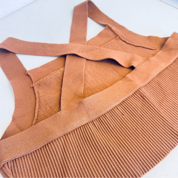 House of Harlow Ribbed Cross Back Crop Top Large - Picture 4 of 7